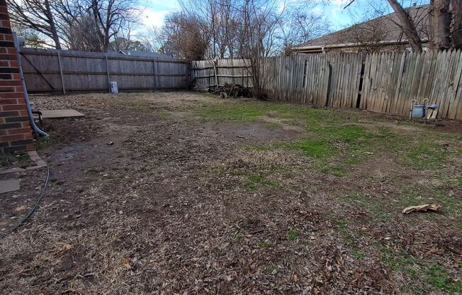 3 beds, 1.5 baths, 1,253 sqft, $1,550, Unit 2105 South Ash Ave