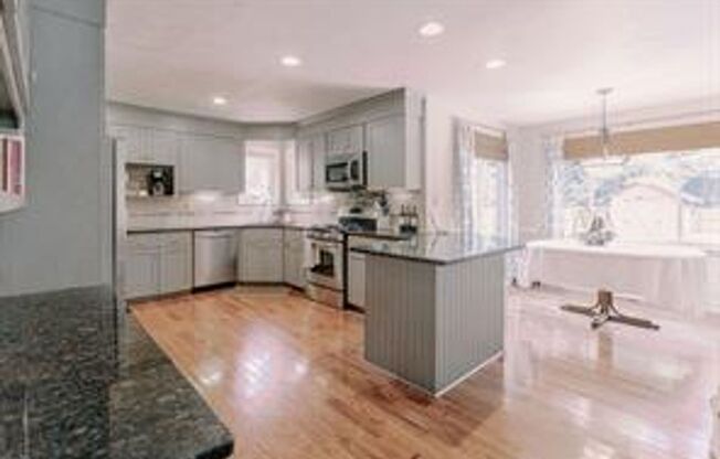 Gorgeous 4 bed, 3 bath in Great Bridge!