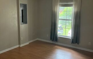PRICE PER BEDROOM/BATHROOM -- SHARED KITCHEN AND LIVING ROOM