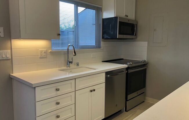 2 beds, 1.5 baths, 1,000 sqft, $3,695, Unit 11