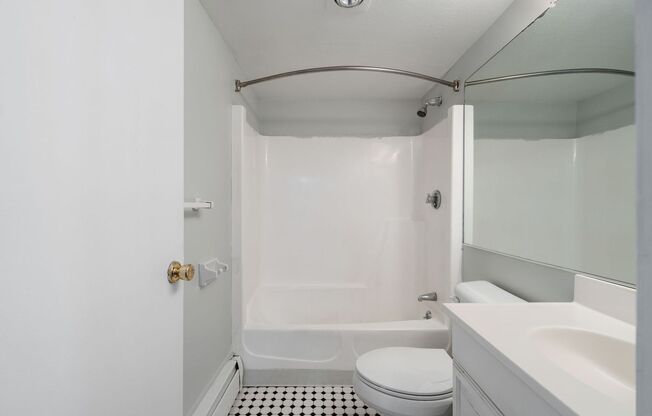 1 bed, 1 bath, 654 sqft, $1,525, Unit 268-14
