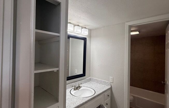 3 beds, 2 baths, 1,256 sqft, $1,550, Unit 12-1201 W/D