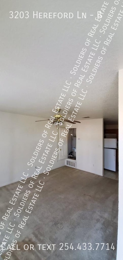 3203 HEREFORD LN