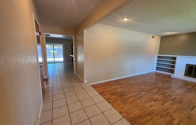 Single story home close to freeway access!