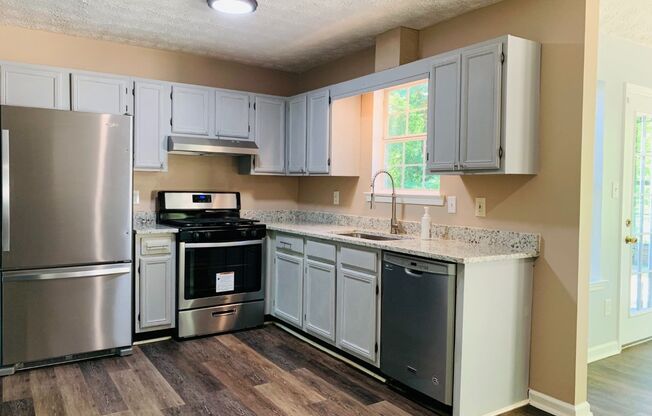 Welcome home! Newly renovated, prime Senoia location, walk to downtown Senoia, enclosed garage for 4th bedroom, must see!