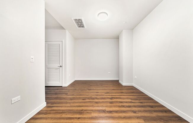 2 beds, 1 bath, 989 sqft, $2,850, Unit 109