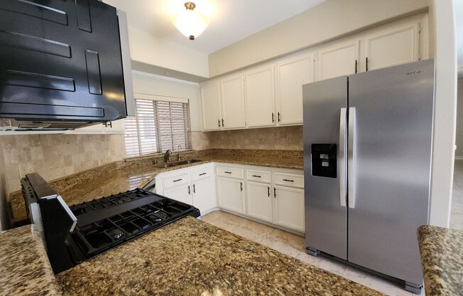 3 beds, 2.5 baths, $1,750, Unit Unit 1039