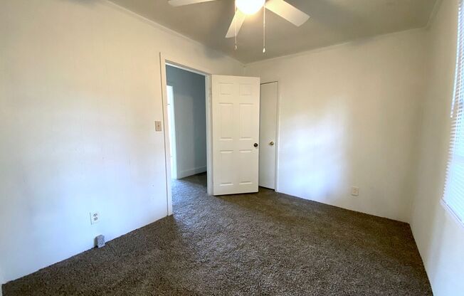 3 beds, 1 bath, $1,000