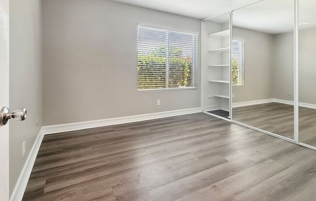 2 beds, 1 bath, 550 sqft, $2,145, Unit 78