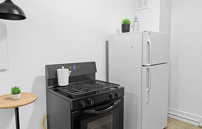 2 beds, 1 bath, 635 sqft, $1,313, Unit 108