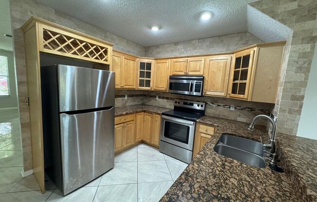 SPACIOUS, BEAUTIFUL 3 BEDROOM 2.5 BATH TOWNHOME IN RIVERVIEW & INTERIOR PAINTING IN PROCESS