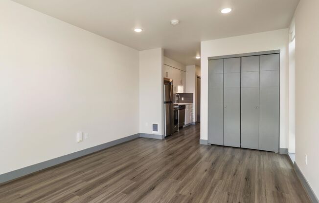 Studio, 1 bath, 401 sqft, $1,495, Unit 207