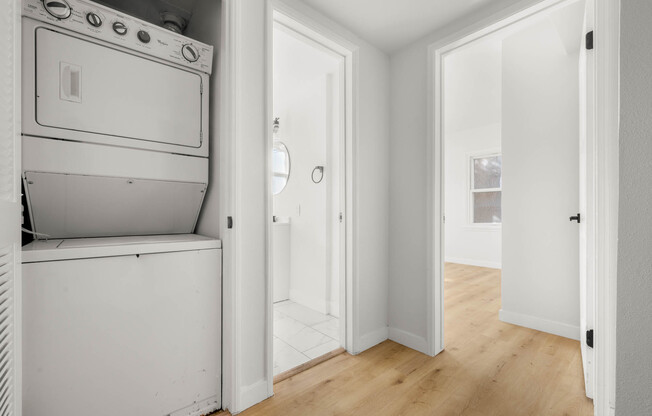 8802 W 88 ST