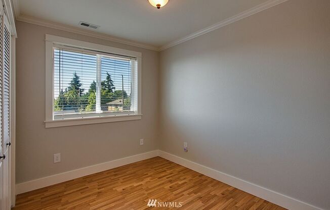 5 beds, 3.5 baths, $3,900