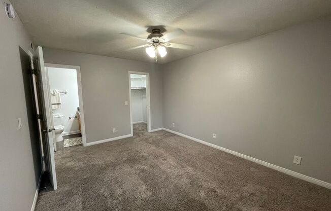 2 beds, 2 baths, 850 sqft, $3,005, Unit 811-01