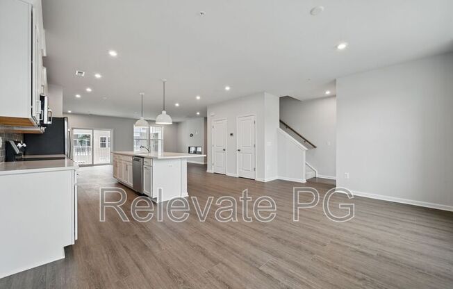 636 BROOKWOOD GLN TER