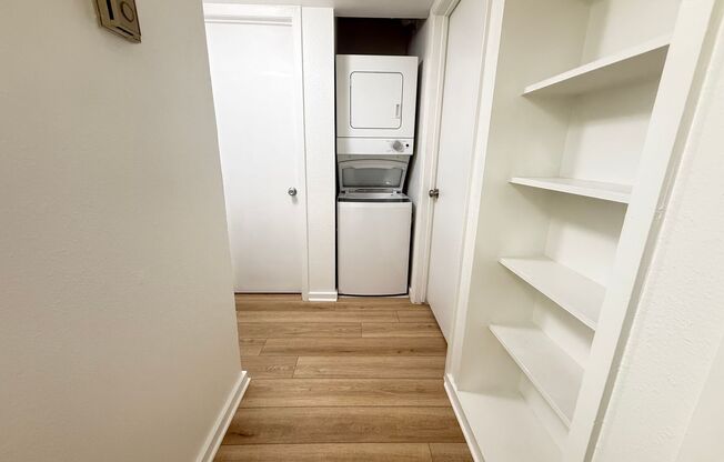 2 beds, 1 bath, 954 sqft, $1,654, Unit RRO-113