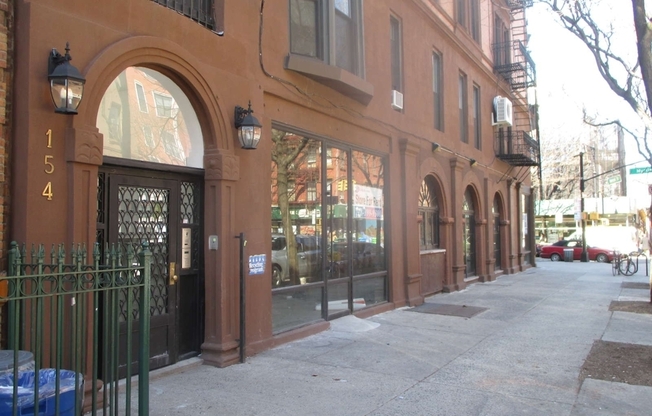 154 Adelphi St.