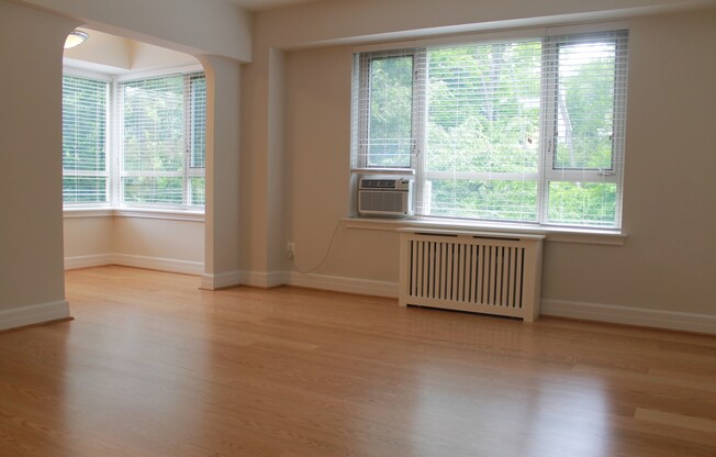 1 bed, 1 bath, 701 sqft, $2,775, Unit 518