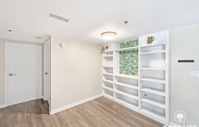 2 beds, 1 bath, $2,850, Unit Unit 710