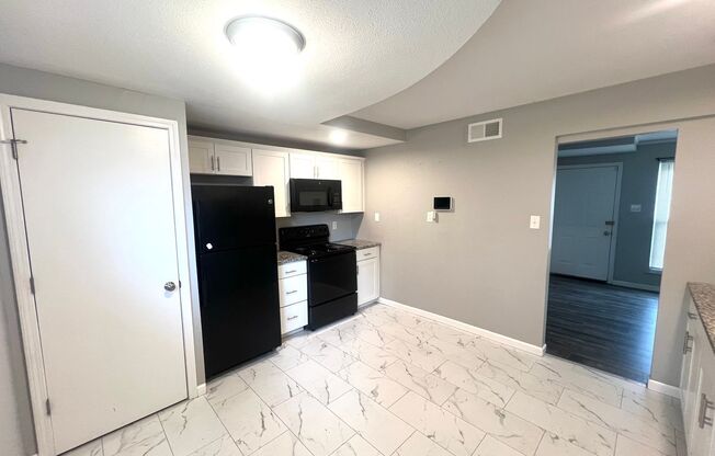 3 beds, 1 bath, $1,595