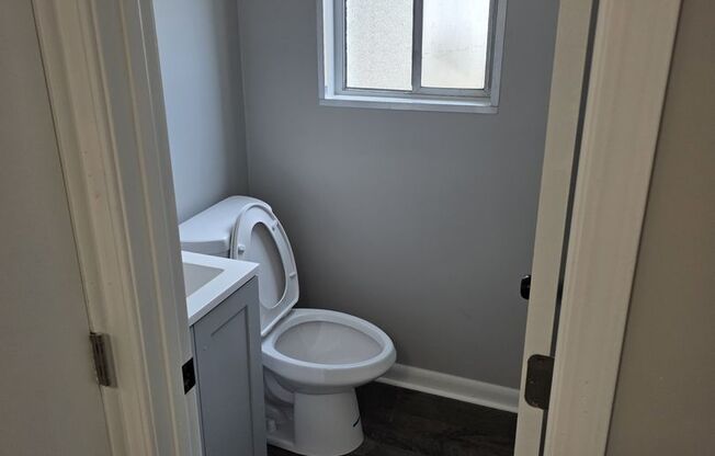 NEWLY RENOVATED 2 BEDROOM WITH WASHER & DRYER CONNECTIONS