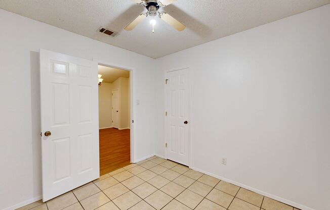 3 beds, 1 bath, $1,295