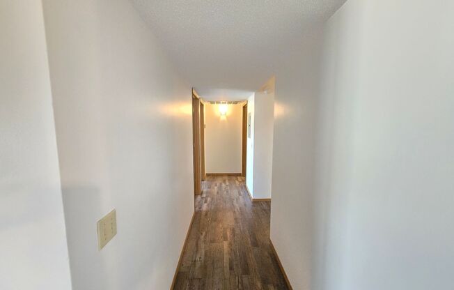 2 beds, 1 bath, 1,000 sqft, $925, Unit 83