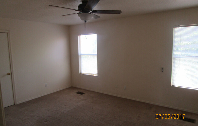 3 beds, 2.5 baths, $2,100