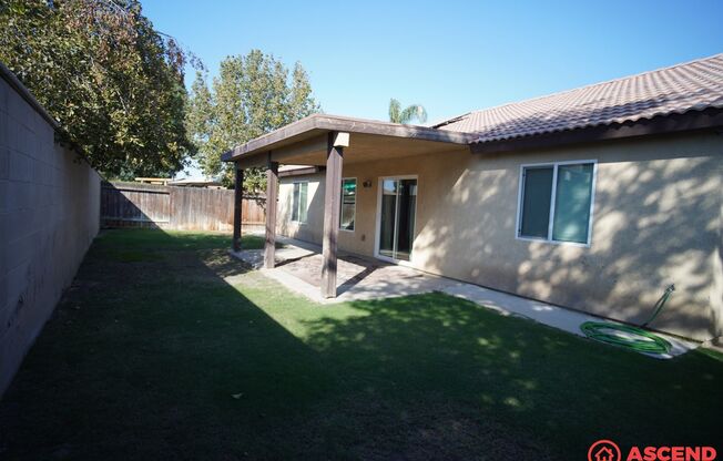 3 beds, 2 baths, $2,400