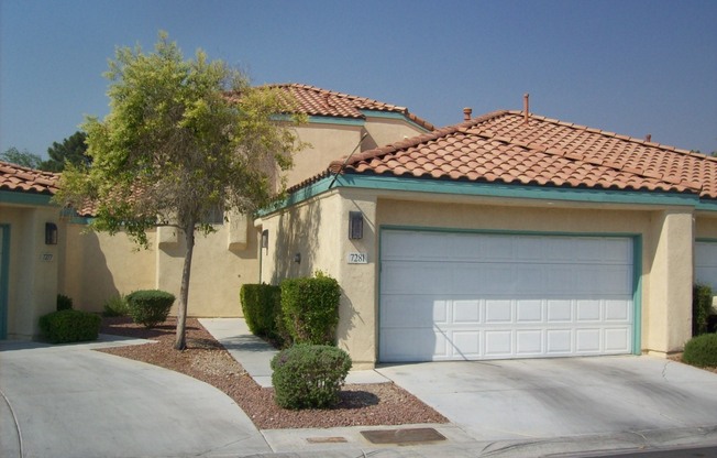 Two master bedrooms in good sized townhome that backs to golf course in Guard gated Painted Desert