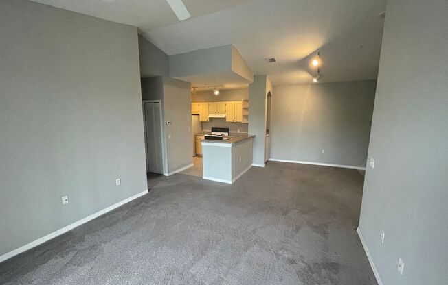 Third Floor 2/2 Condo in Visconti!