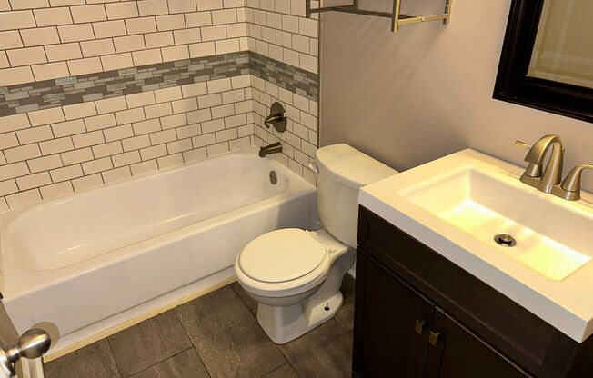 Beautiful 2 Bedroom Belmont Bungalow