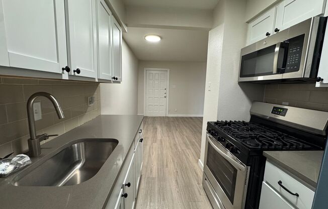 2 beds, 1 bath, 900 sqft, $1,499, Unit ELP2202-234