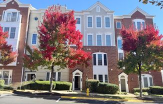 POTOMAC CLUB - TOWNHOUSE CONDO