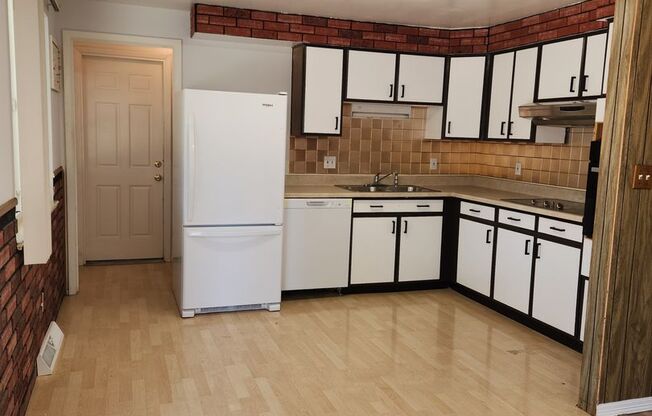 Amazing Price for this area!!! Nice Ranch Style home in Highly desired SW Denver neighborhood