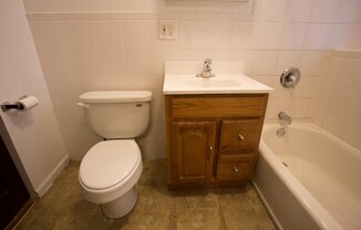 5528 32 S CORNELL AVE