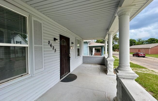 Charming 3 Bedroom 2 Bath House in Center Township!