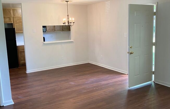 2 beds, 1 bath, 990 sqft, $1,165, Unit 1906