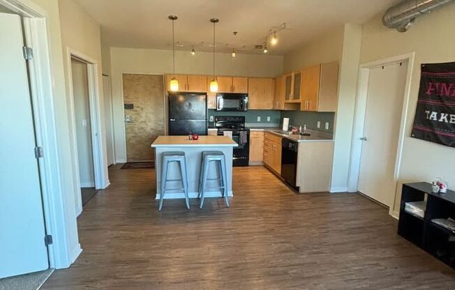 2 beds, 1 bath, 793 sqft, $1,900, Unit 507