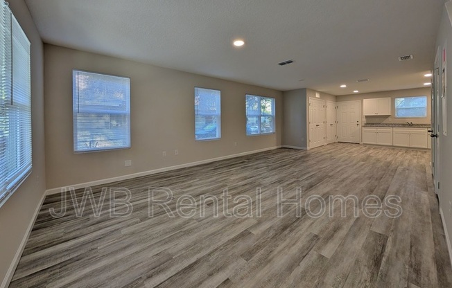 1319 PASCO ST