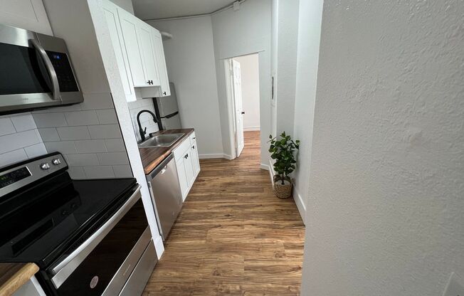 1bedroom on Adams Apartment - Newly Remodeled