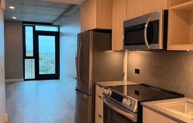 Studio, 1 bath, 440 sqft, $2,580, Unit 806