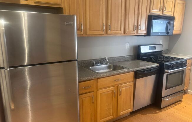 1 bed, 1 bath, $1,150, Unit Unit 1A