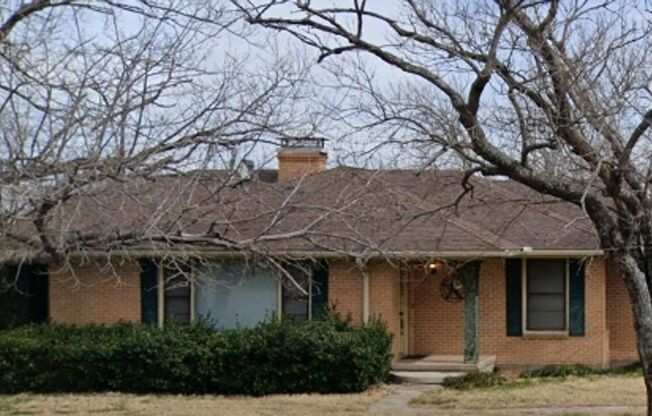 $1800 - 3/2 Country Home Close to Downtown Royse City