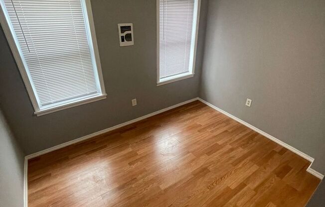 3 beds, 1 bath, $1,300