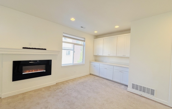 3883 KOMENDA CT