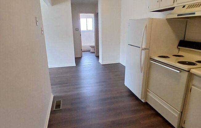 1 bed, 1 bath, 650 sqft, $810, Unit 4033NOT