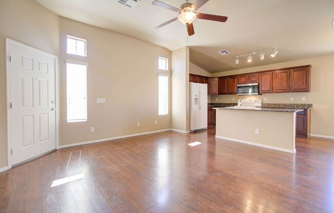 3 beds, 2 baths, 1,248 sqft, $2,400, Unit 1223