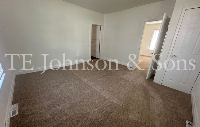 2 beds, 1 bath, $995